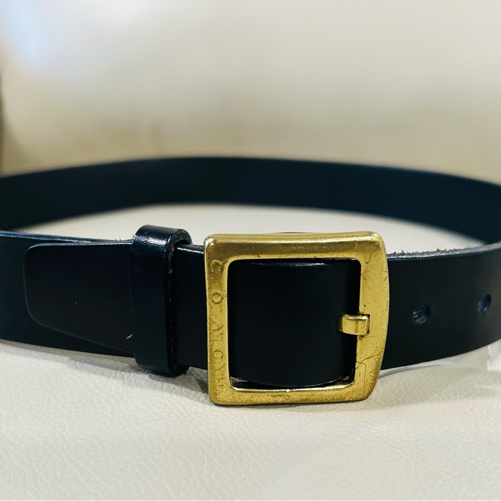 Coach Women’s Black Leather Buckle Belt